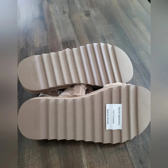 NWOB Koolaburra By UGG Amphora Fuzz-Oh Faux Fur Sandal - Picture 6 of 11